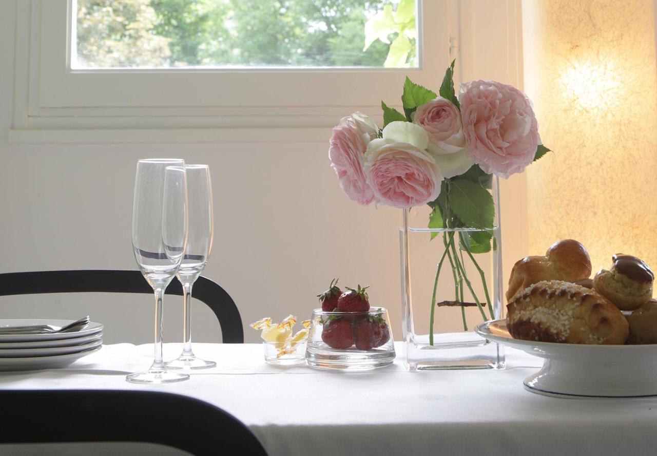 Les Suites De Catherine, La Si Calme น็องซี ภายนอก รูปภาพ