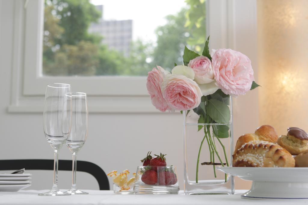 Les Suites De Catherine, La Si Calme น็องซี ภายนอก รูปภาพ