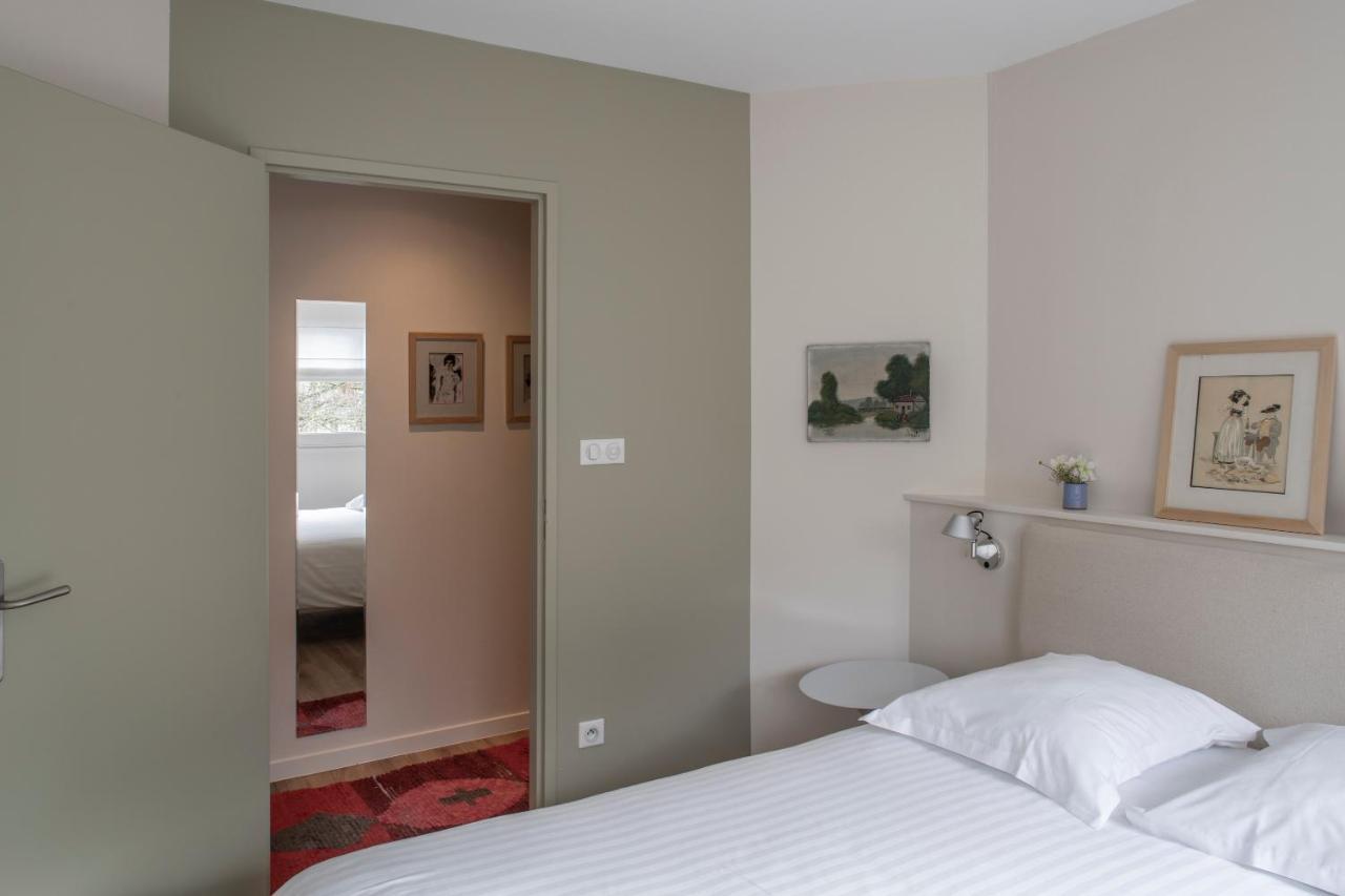Les Suites De Catherine, La Si Calme น็องซี ภายนอก รูปภาพ